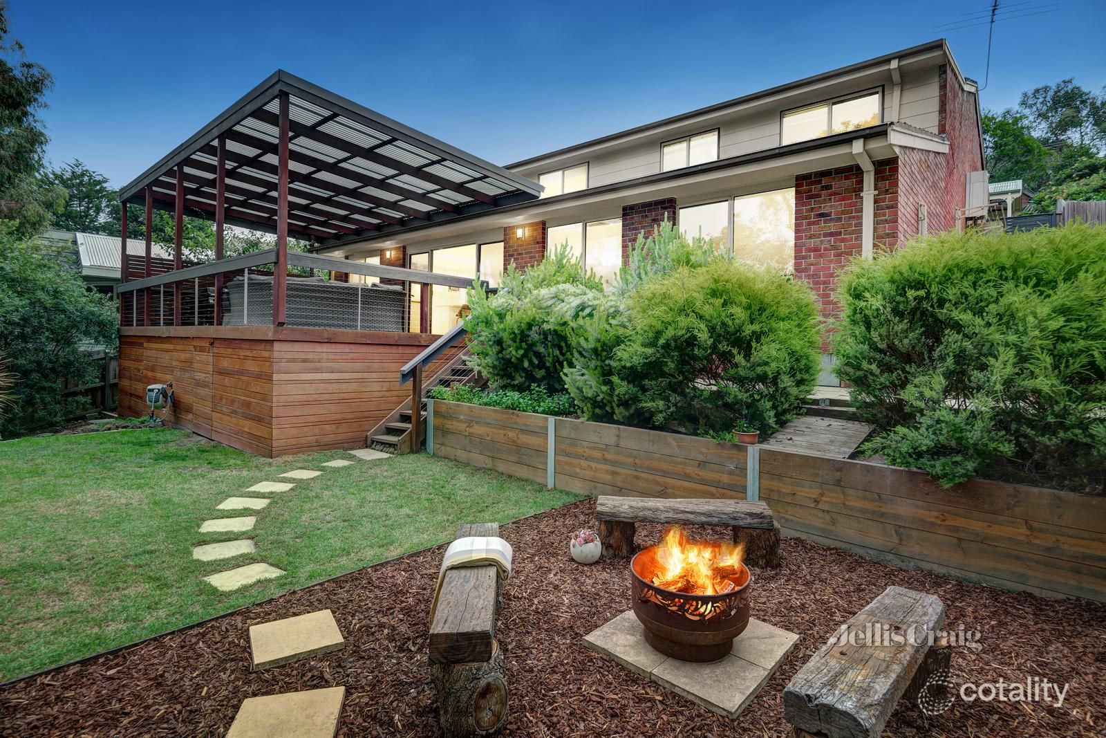 32 Acheron Cres, Eltham North, VIC 3095