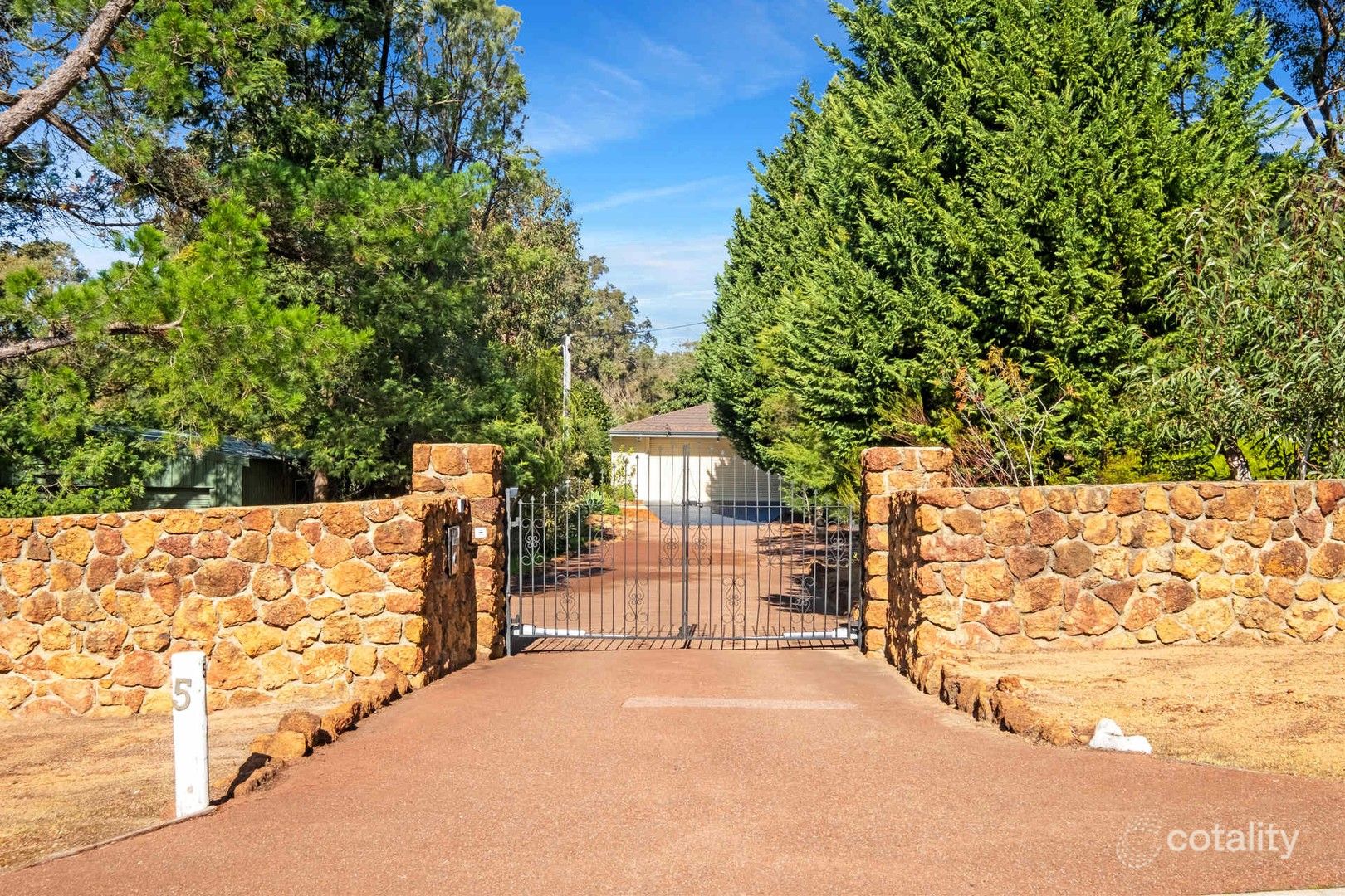 5 Carmel Rd E, Carmel, WA 6076