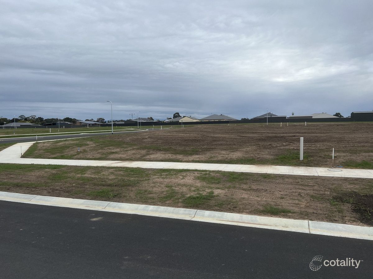 27 Wiggins Ave, Maffra, VIC 3860