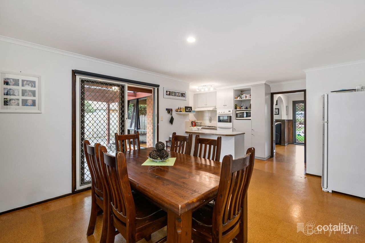 1 Osborn Gr, Pakenham, VIC 3810