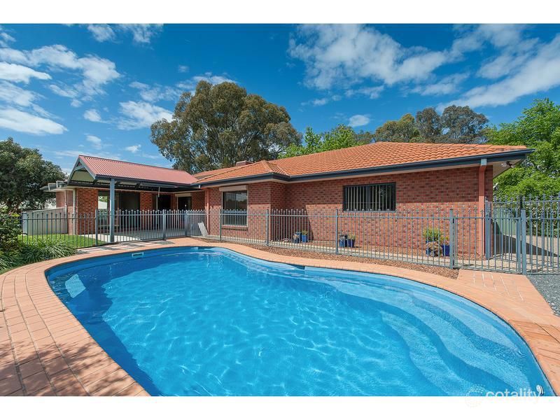 11 Troon Ct, Thurgoona, NSW 2640