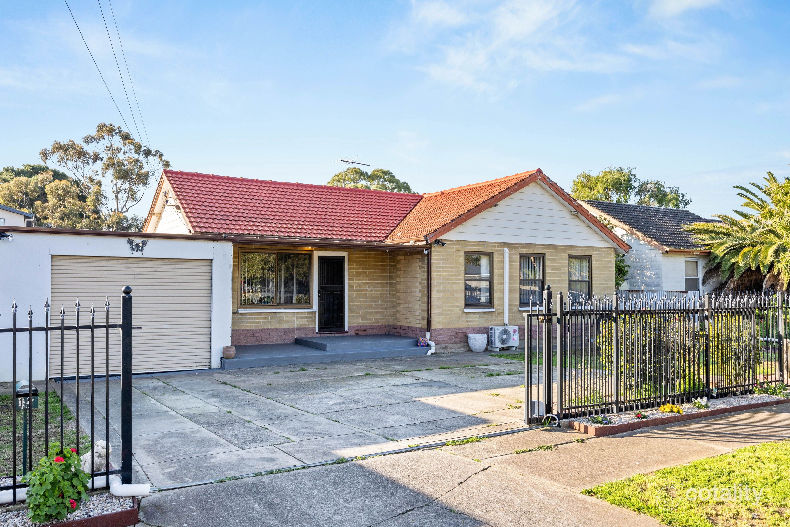 12 Thorne Cres, Mitchell Park, SA 5043