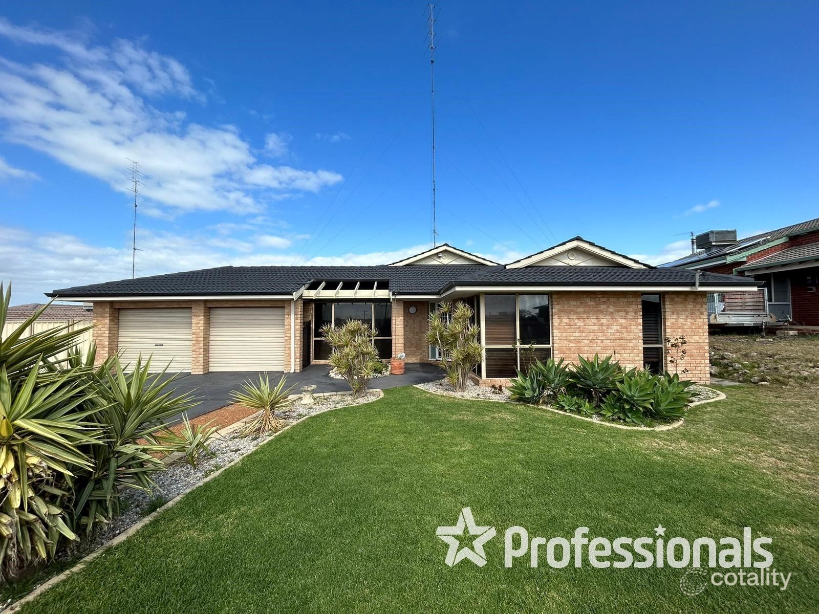 40 Barnes Ave, Australind, WA 6233