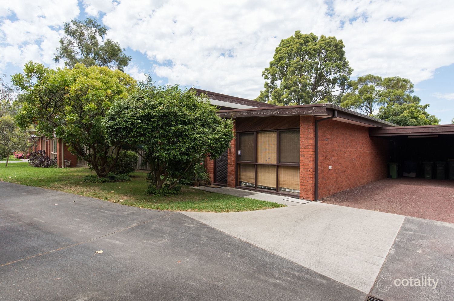2/61 Mountain View Rd, Kilsyth, VIC 3137