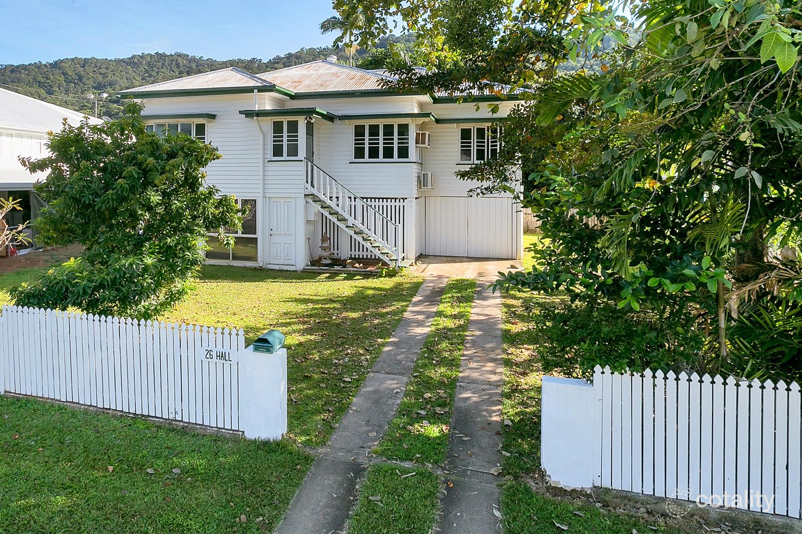 26 Hall St, Edge Hill, QLD 4870
