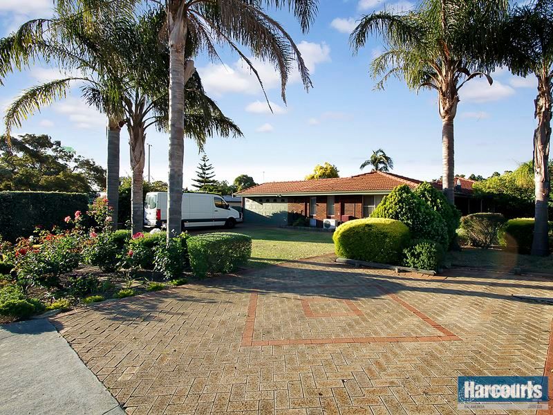 12 Elmwood Cres, Lesmurdie, WA 6076