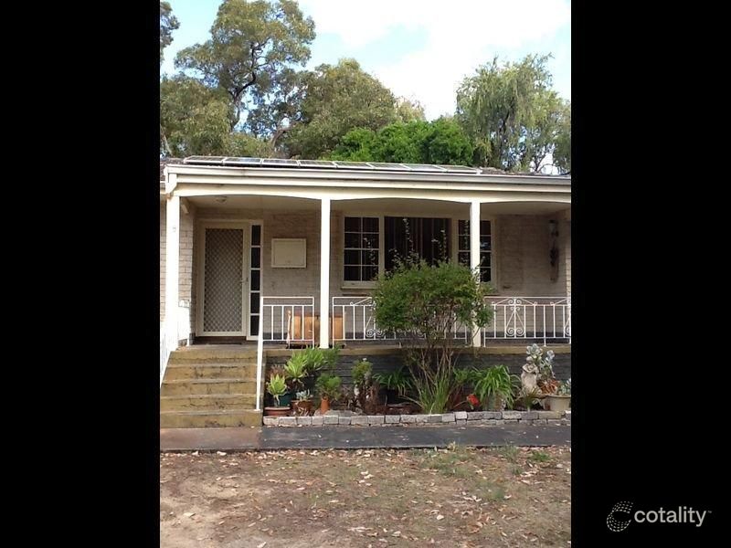 8 Banksia Rd, Walliston, WA 6076