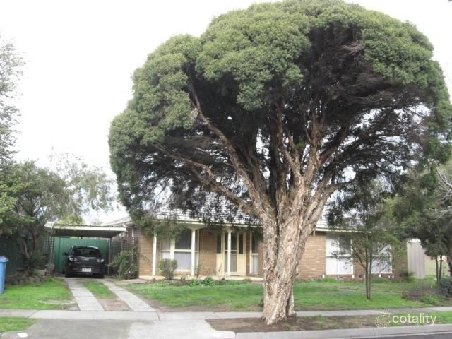 2 Ennismore Dr, Keysborough, VIC 3173