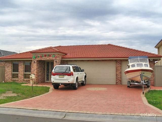 8 Molise St, Prestons, NSW 2170