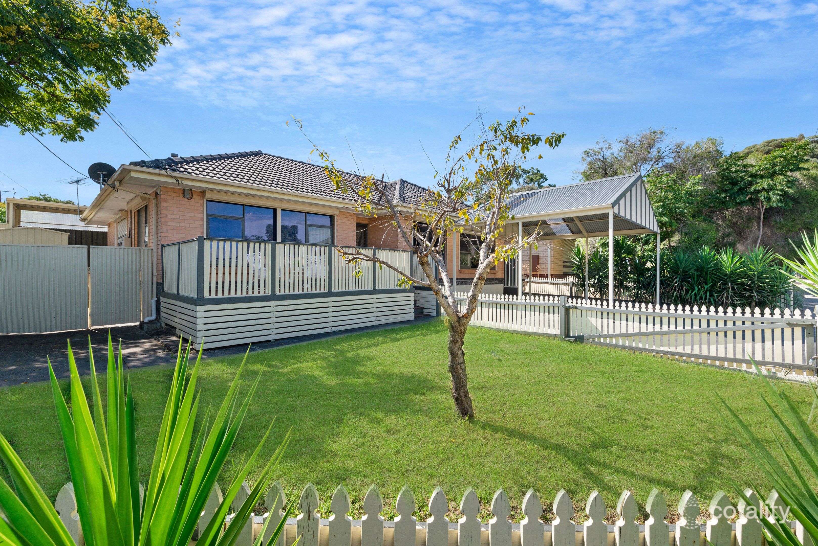 2 Longview Rd, Windsor Gardens, SA 5087