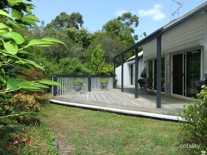 15 Strathmore Cres, Kalaru, NSW 2550