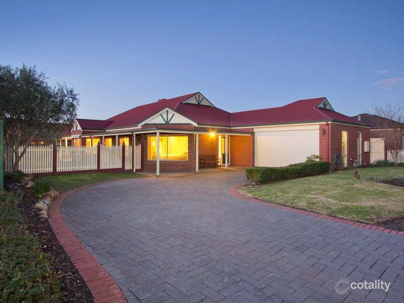 8 Moonlight Mews, Safety Beach, VIC 3936