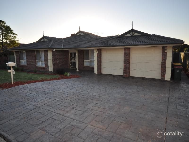 13 Toorak Dr, Blakeview, SA 5114