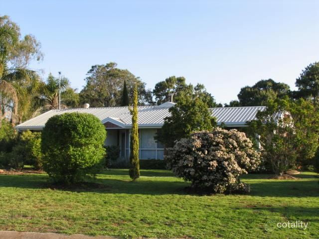 9 Nichols Rd, Highfields, QLD 4352