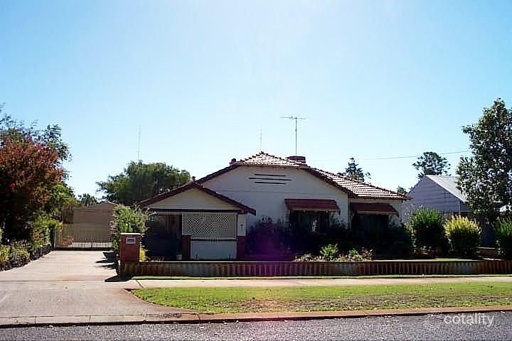 7 Knowles St, Harvey, WA 6220