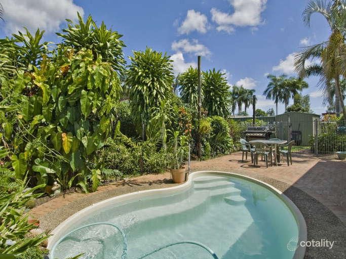 67 Yurongi St, Caravonica, QLD 4878