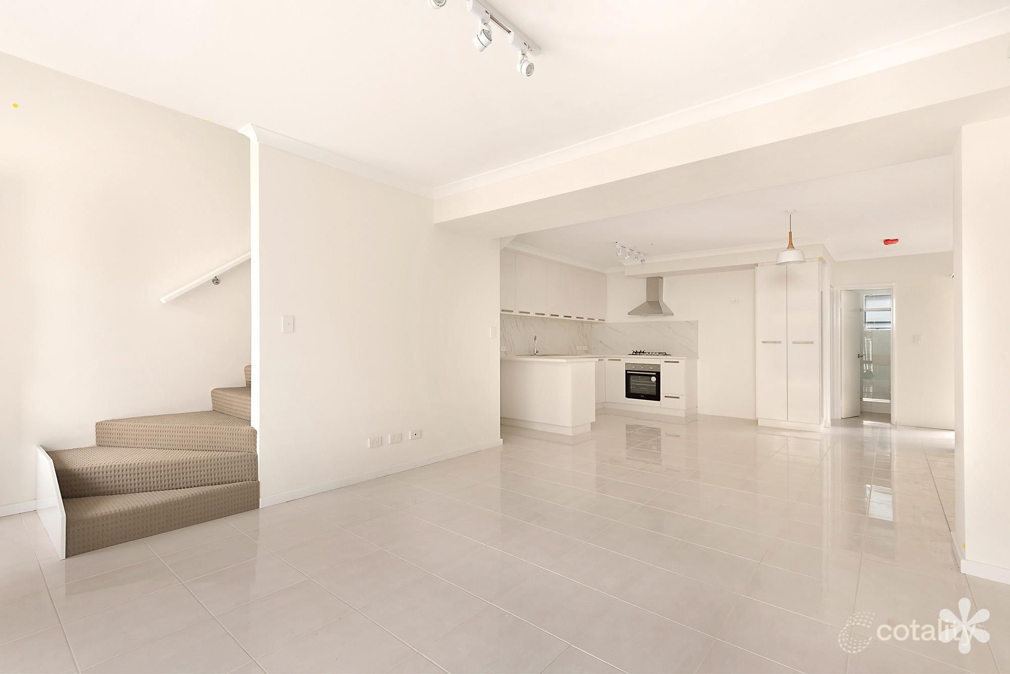 18/22 Rinaldo Cres, Coolbellup, WA 6163