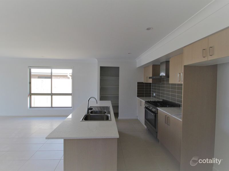 7 Hakea Lane, Deebing Heights, QLD 4306
