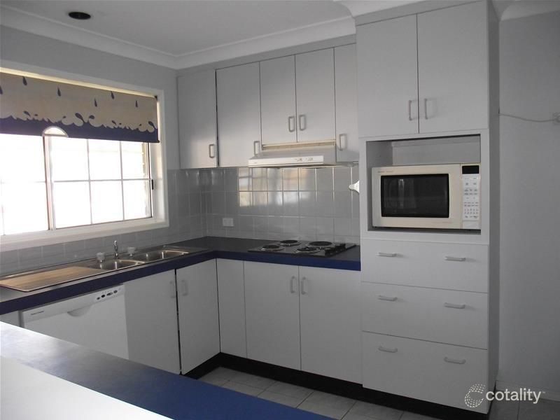 92 Bestmann Rd E, Sandstone Point, QLD 4511