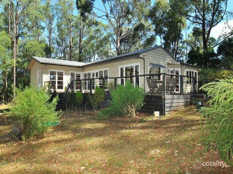 15 Coulson Rd, Monbulk, VIC 3793
