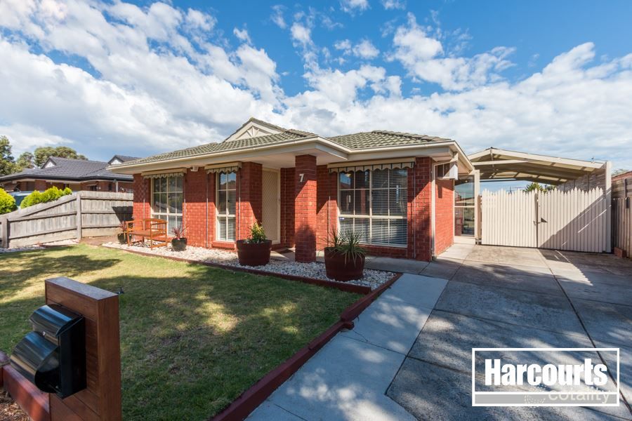 7 Celebration Ct, Cranbourne West, VIC 3977