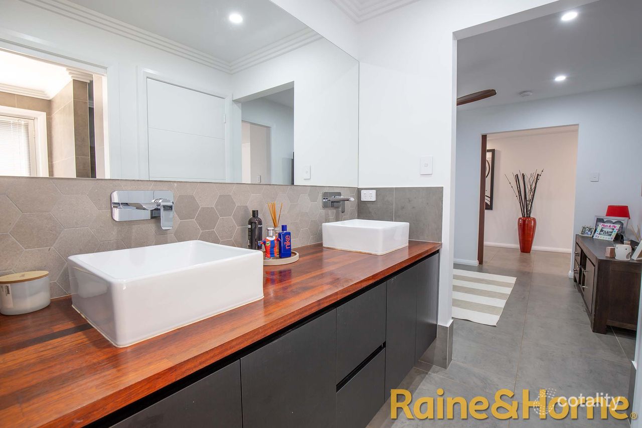 11 Venetian Ct, Dubbo, NSW 2830