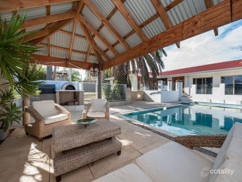 25 Simpson Dr, Padbury, WA 6025