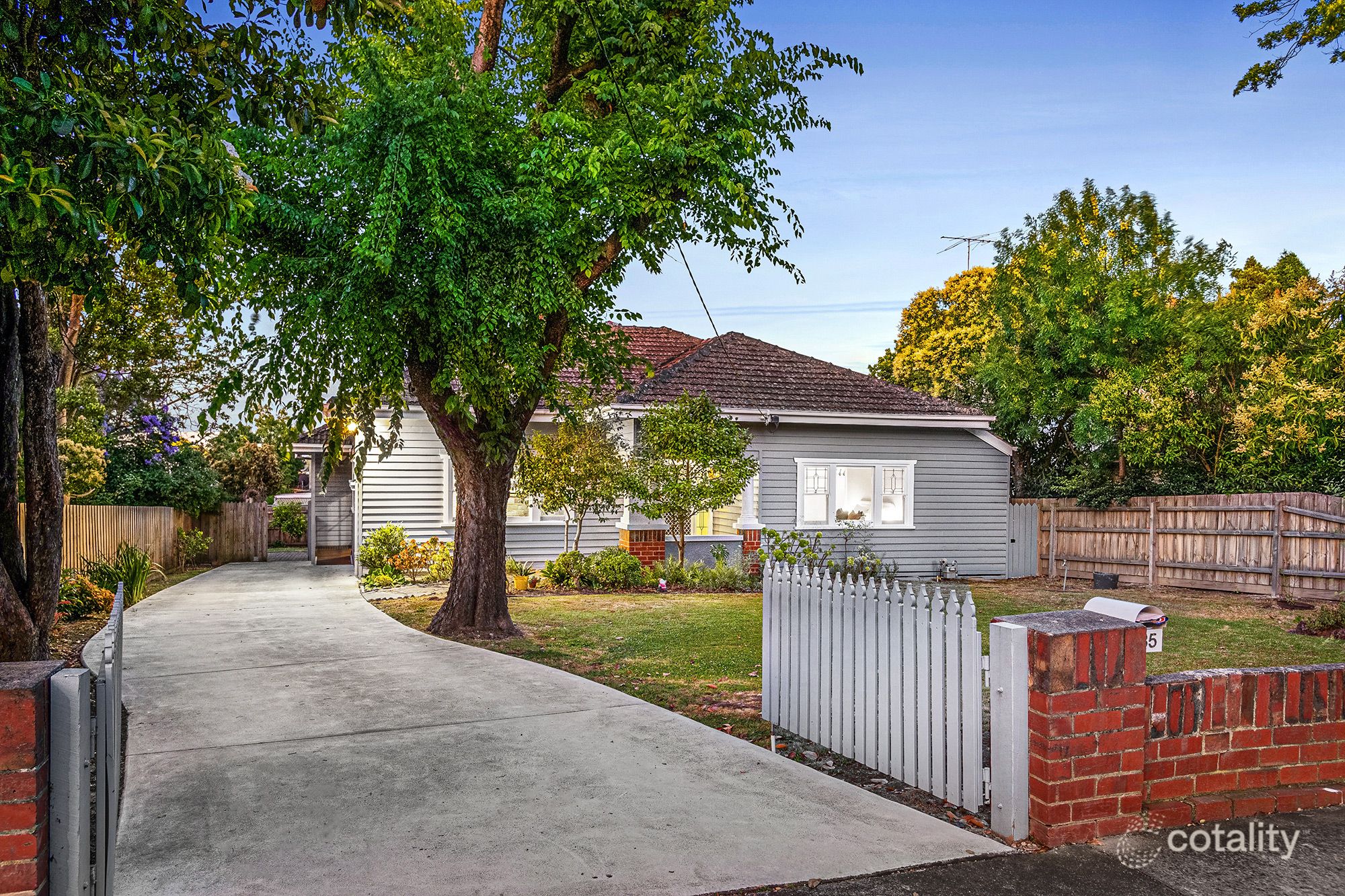 35 Bundoran Pde, Mont Albert North, VIC 3129