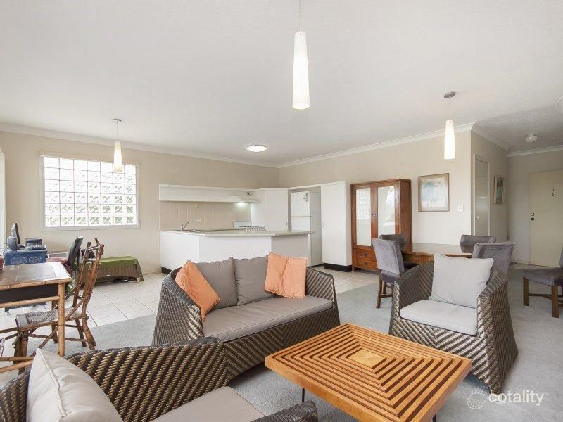 4/90 Ernest St, Manly, QLD 4179