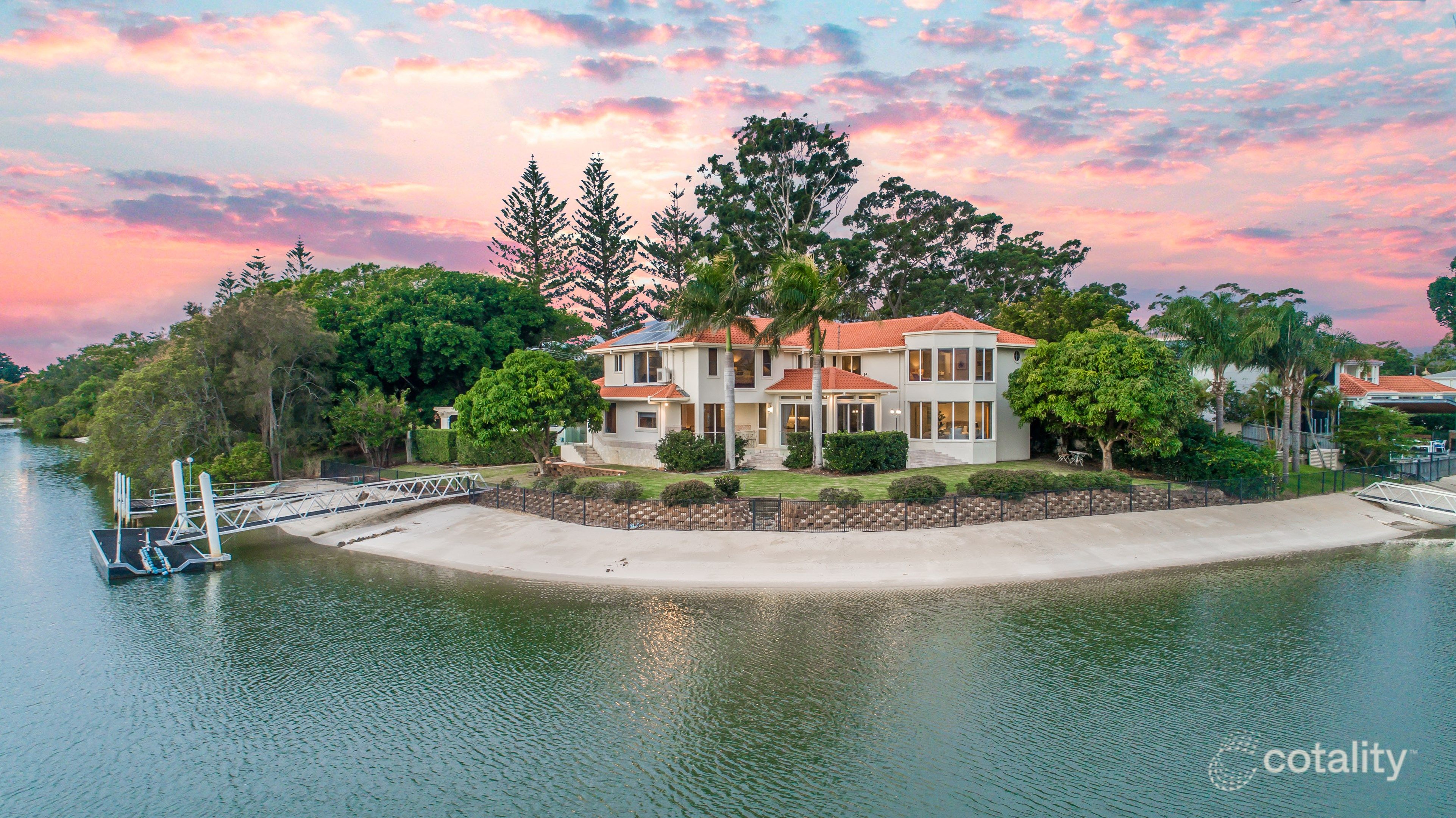 54 Moana Park Ave, Broadbeach Waters, QLD 4218