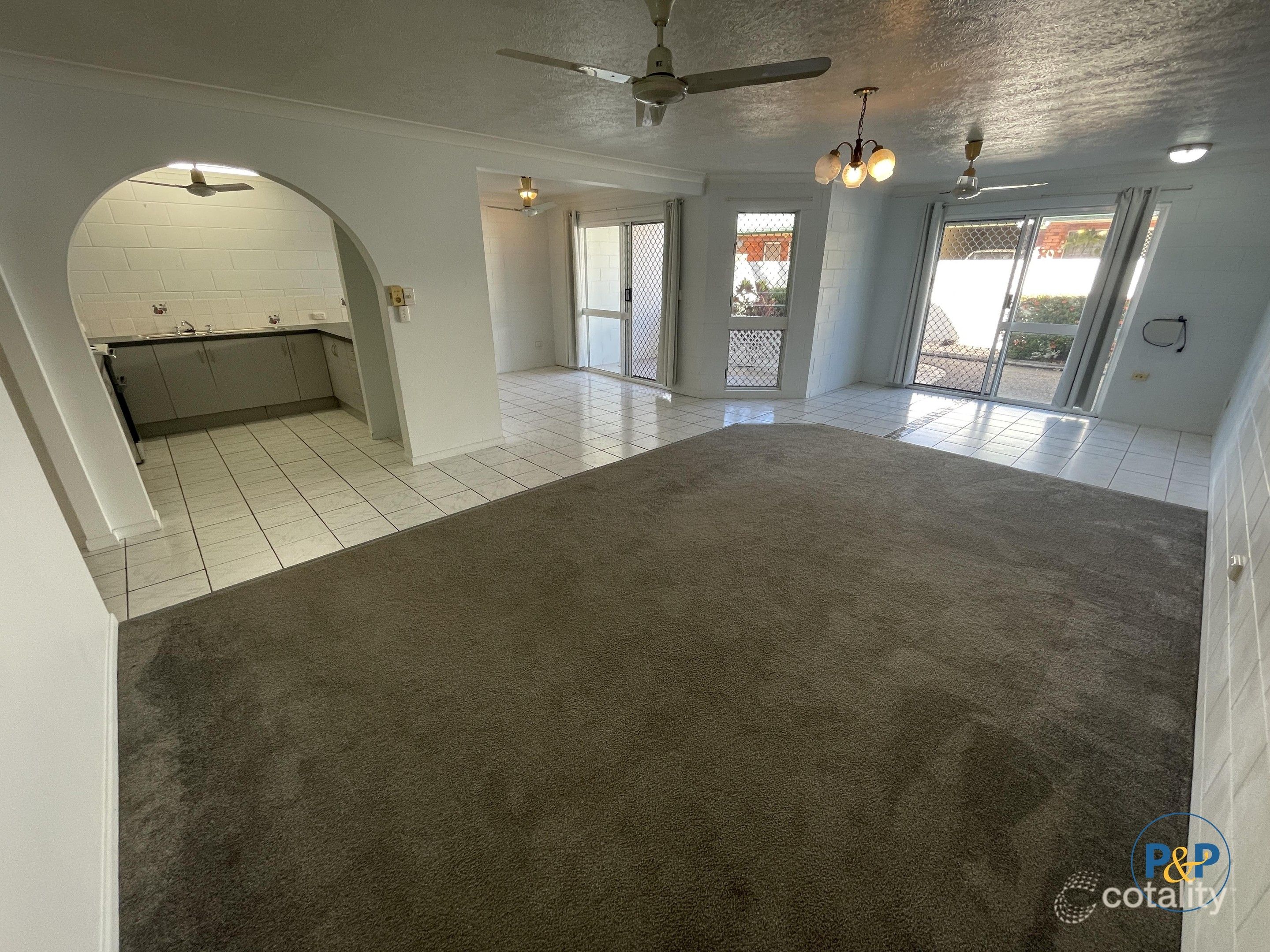 2/50 Park St, Pimlico, QLD 4812