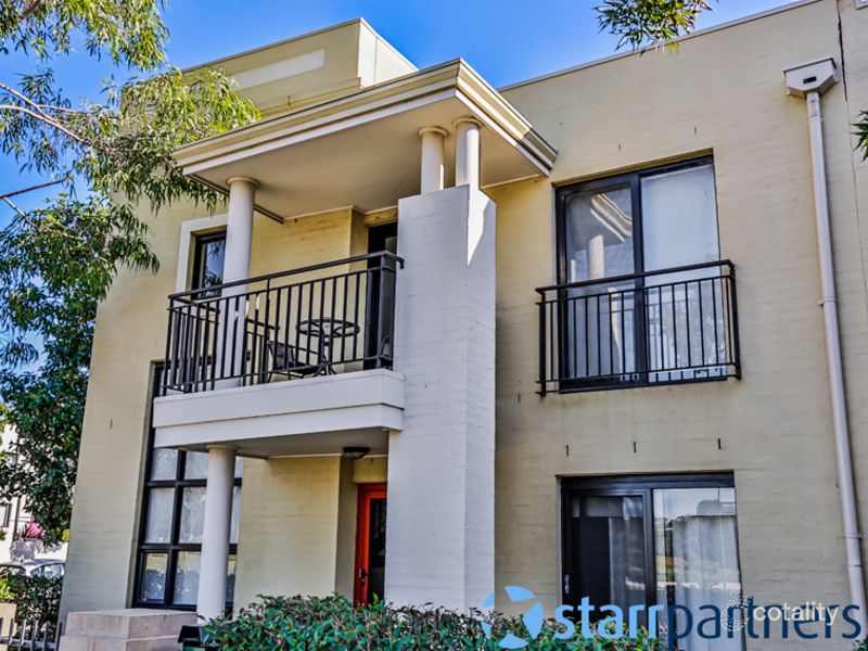 32 Parkside Cres, Campbelltown, NSW 2560