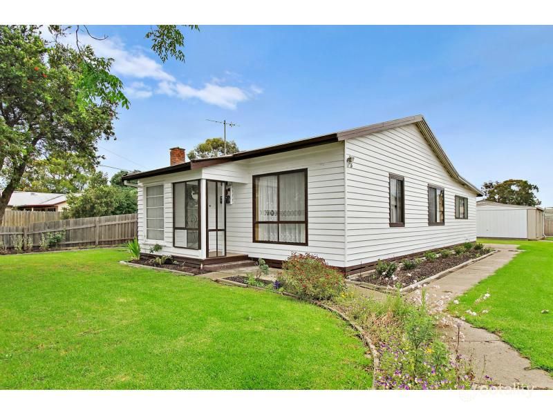 43 Mary St, Heyfield, VIC 3858