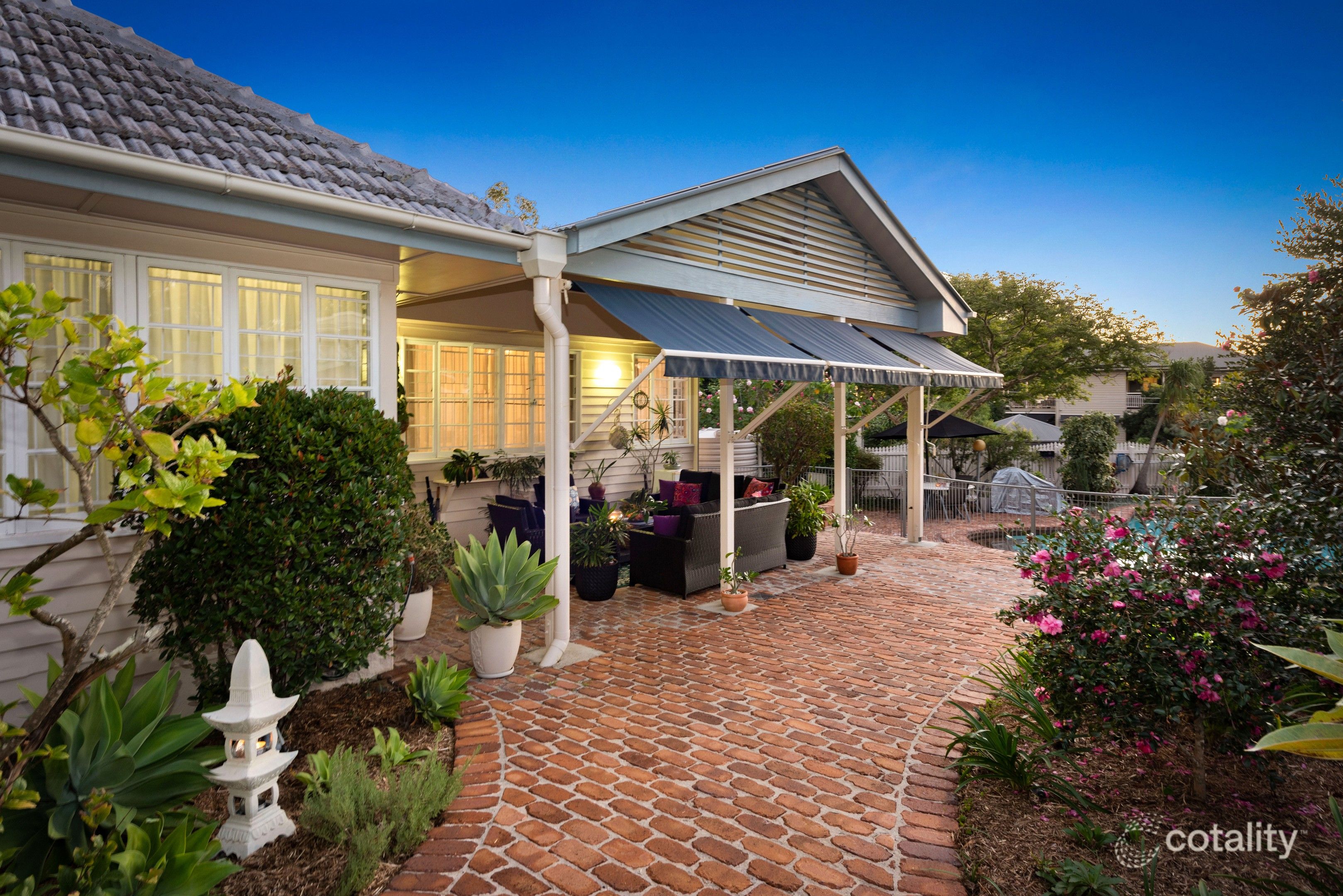 54 Octantis St, Coorparoo, QLD 4151