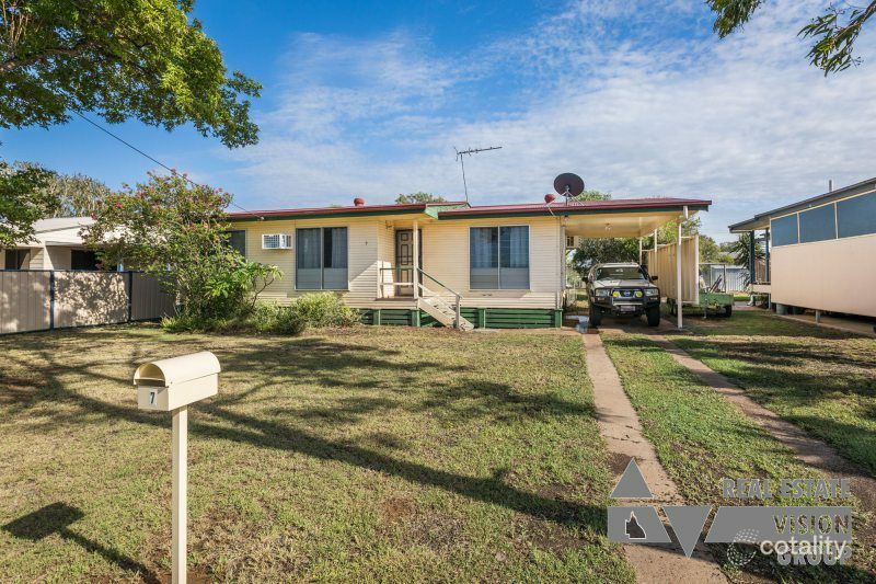 7 Oak St, Blackwater, QLD 4717