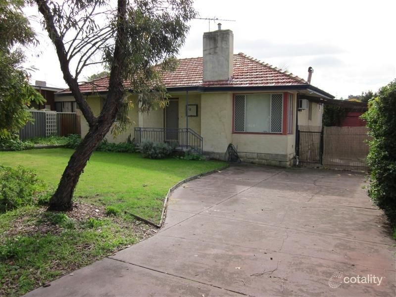 18 Carmody St, Hamilton Hill, WA 6163