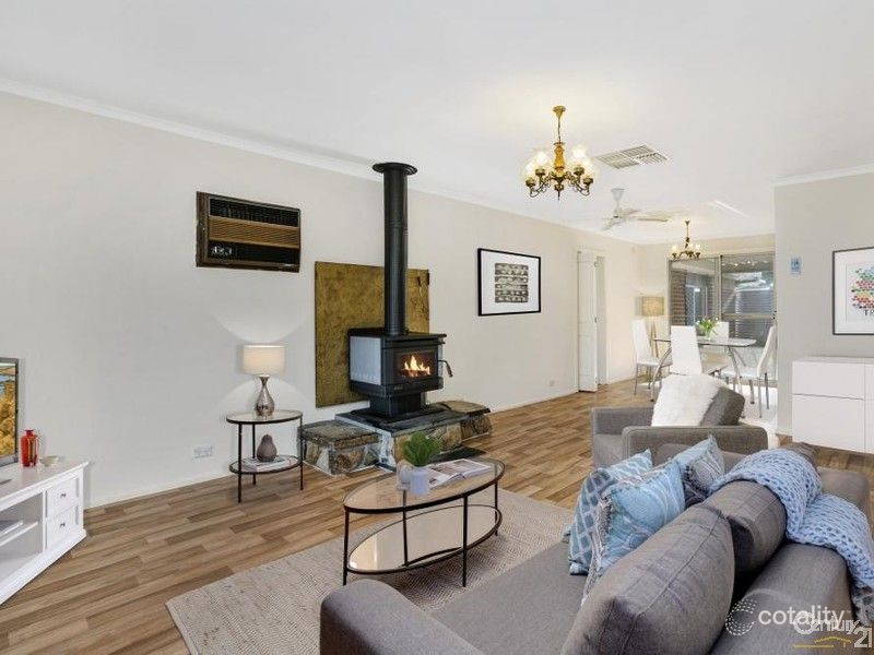 9 Michael Ave, Hackham, SA 5163