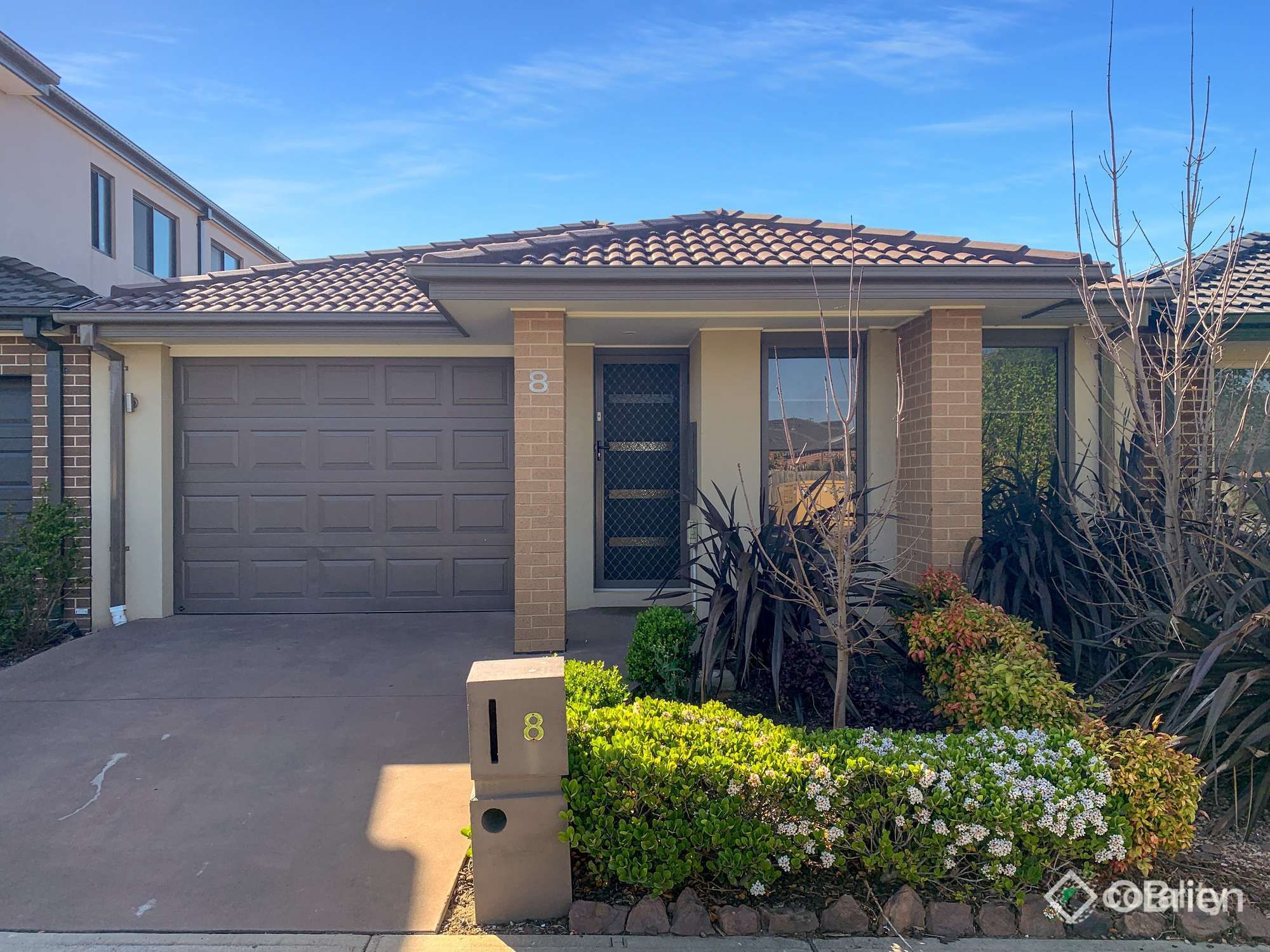 8 Trainers Way, Clyde North, VIC 3978