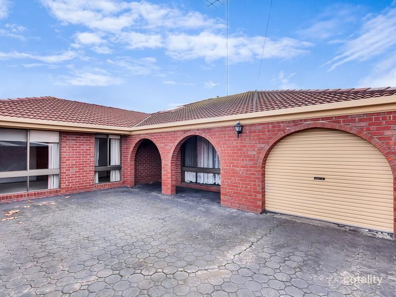66 Langstaffe Dr, Wendouree, VIC 3355