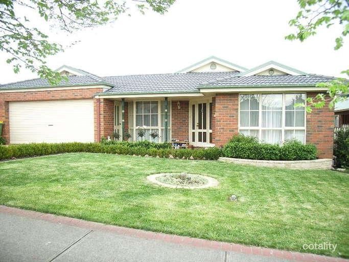 11 Meadowbank Ave, Chirnside Park, VIC 3116