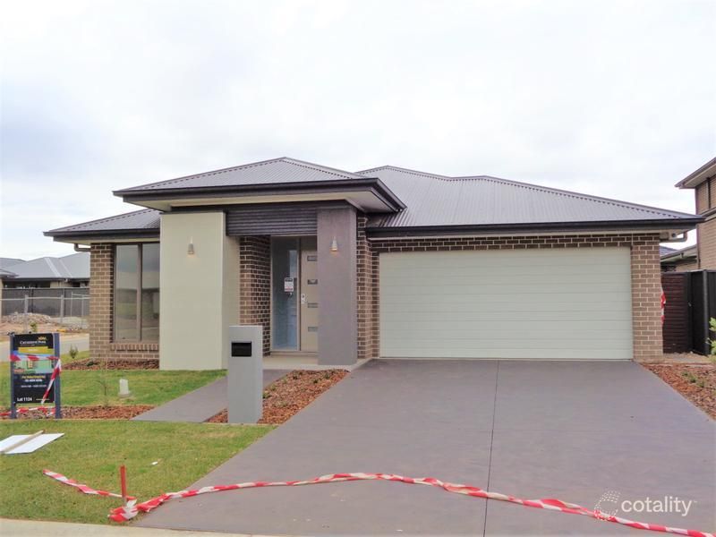 8 Phillips Ave, Oran Park, NSW 2570