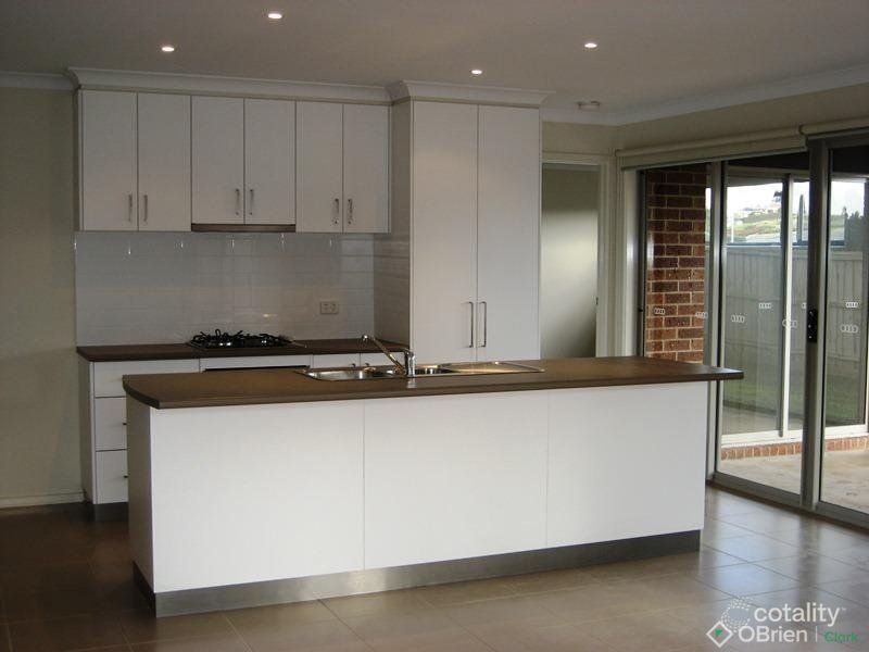 182 Twin Ranges Dr, Warragul, VIC 3820