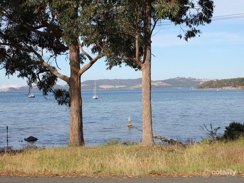 20 Esplanade, Snug, TAS 7054