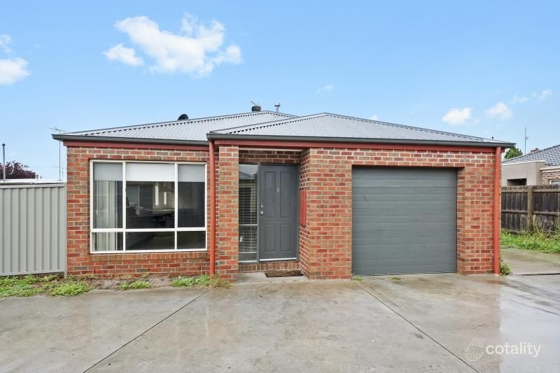2/92 Beverin St, Sebastopol, VIC 3356