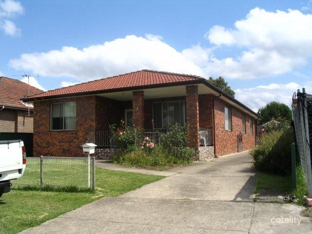 8 Wingello St, Guildford, NSW 2161