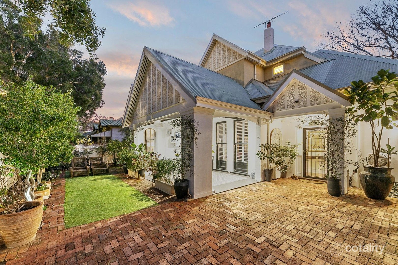 102 Bagot Rd, Subiaco, WA 6008