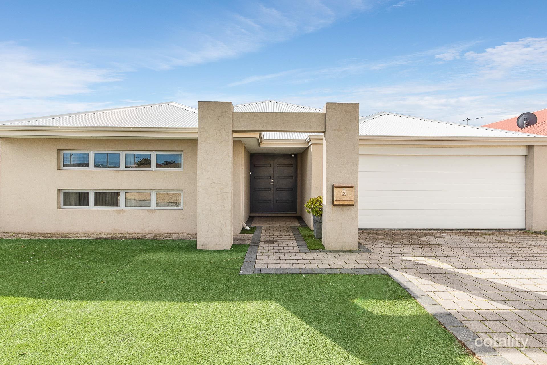 12 Yale Pl, Marangaroo, WA 6064