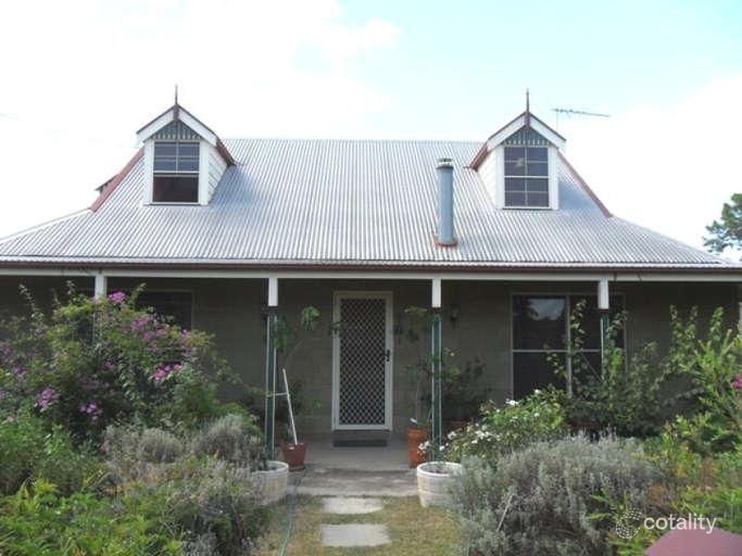 75 Constance St, Miles, QLD 4415