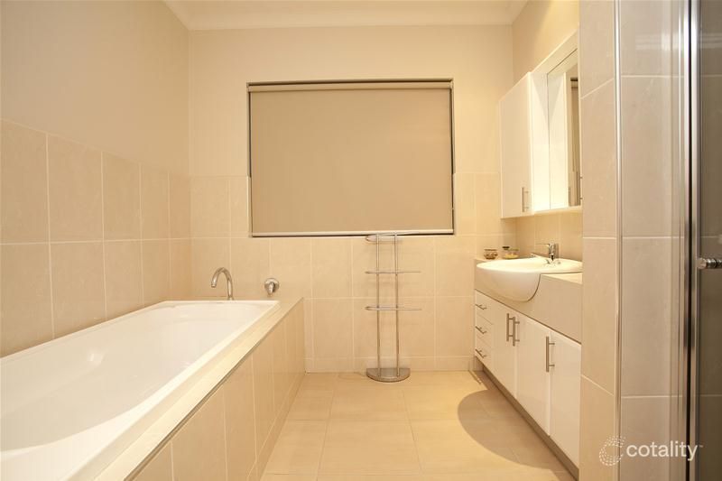 19 Bloomsbury Ct, Hillside, VIC 3037