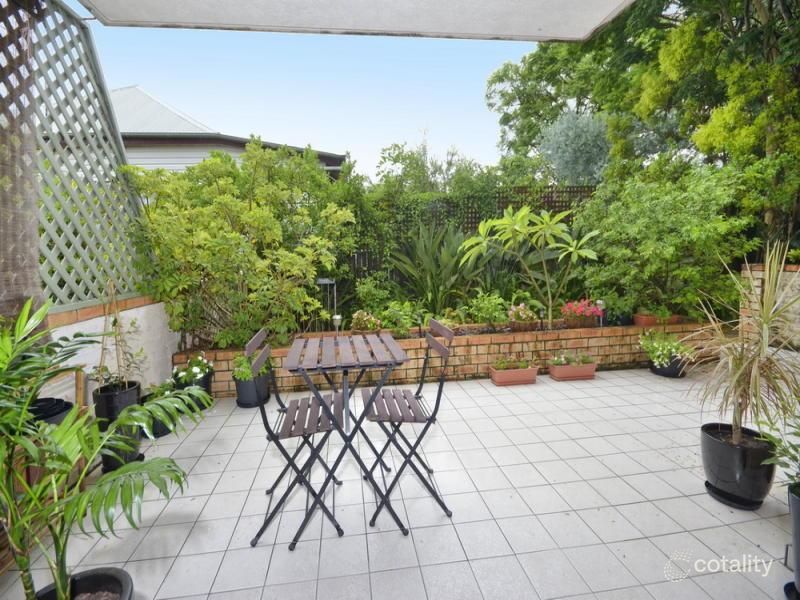 2/11 Baragoola St, Coorparoo, QLD 4151